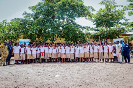 Célébration de la Journée Internationale de la Fille 2025 : l’ONG SIA N’SON-DC aux côtés des jeunes filles de Djougou pour promouvoir l’égalité et la santé sexuelle et reproductive