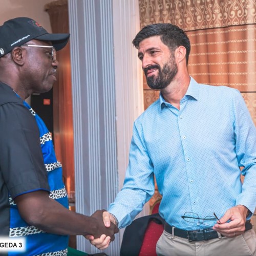 Echange cordial entre le DE SIA N'SON et le Chef Domaine Gouvernance et Paix de la Coopération suisse